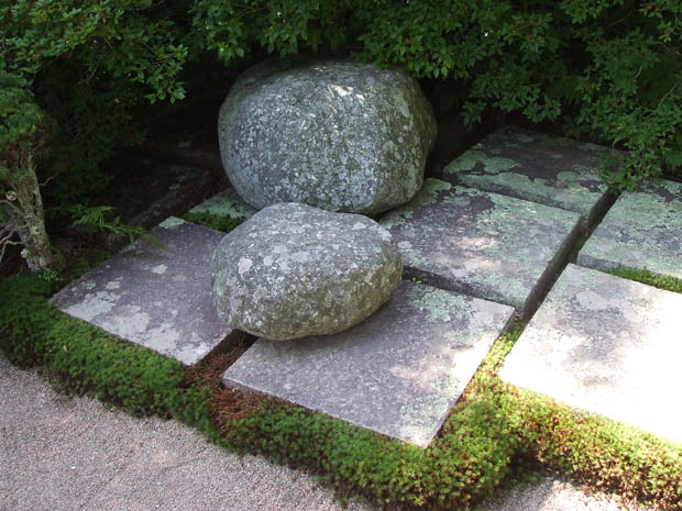 ฮวงจุ้ยการจัดสวน ลักษณะของ ก้อนหินที่เหมาะสม